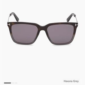 Tom ford sunglasses. Barely worn. Excellent condition